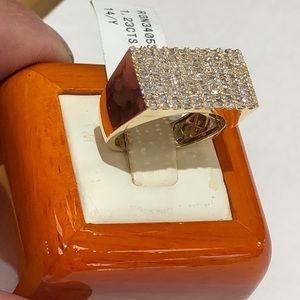 14 karat gold and diamond ring